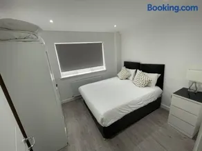 London Dagenham Apartments - Image 5