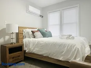 Riverside Retreat Apartments - Image 3