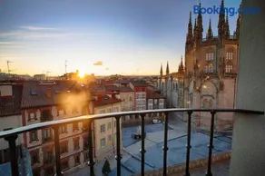 Una MIRADA A LA CATEDRAL-Apartamentos Burgos Catedral - Image 1