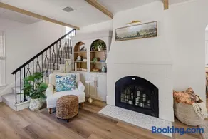 Bella Azul - Charming Home Minutes from Campus home - Image 4