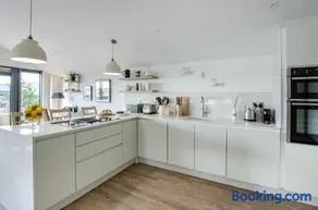 2 Bed in Woodbridge oc-chand - Image 5