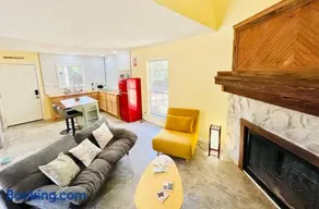 Cabin Getaway with balcony and yard walk to Lake Somerville! - Image 1