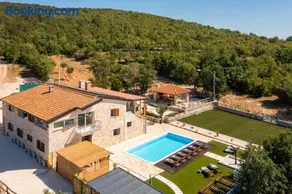 Villa adatta alle famiglie con barbecue, idromassaggio e terrazza | Vista sulla piscina - Image 2
