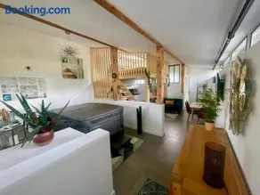 Loft avec jacuzzi et terrasse privés - Image 2