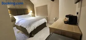 Class Stays - Image 3