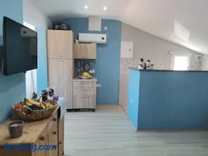 Blue View Apartments - Image 1