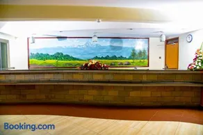 Batians Apartment Hotel - Image 4