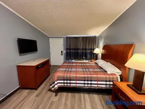 Sunwestern Suites - Image 5