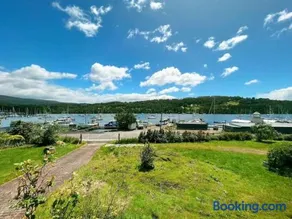 Stunning Water front view House at Kettering - Image 4