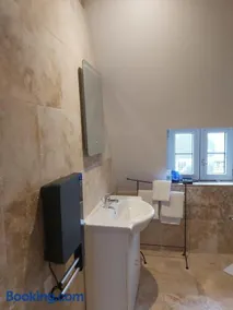 Chambre particuliere dans un manoir - Image 2