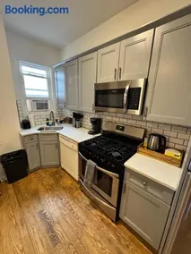 4 Rooms Family House With Backyard, Laundry And Parking - Image 3