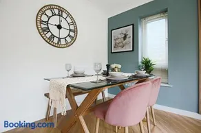 Middleton House • Sleeps 6 • Free Parking • Garden • Work Desk • Fast WiFi • Yoko Property - Image 4