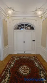 Appartement Haussmannien face aux halles - Image 3