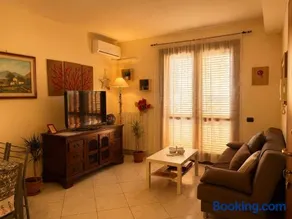 Gaia House - Image 2