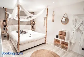 Holiday Home Wonderland with private Spa/Wellness - Image 1