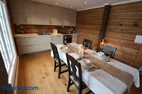 Lakeside Lodge - Image 2