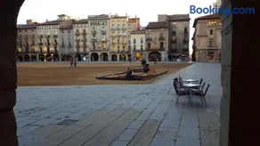 Apartaments Vicus 2 con vistas a la Plaza Mayor de Vic - Image 3