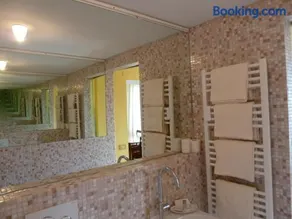 Forster's Nest - Image 3