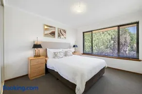Swan River Apartment - Image 4