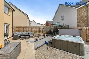 4 Bed in Westward Ho oc-c32044 - Image 2