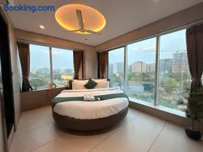 Hotel Luxe Rooms - Image 1