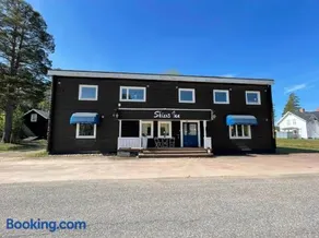 Skiers inn - Image 1