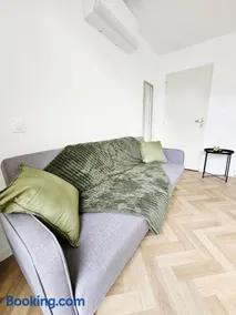 Urban Nature Studio - Air conditioning & Secure parking - Image 3