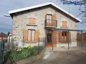Maison de vacances avec 3 chambres à Sauviat et terrasse - Image 1