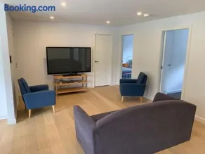 North Avoca - Superior Beach Flat - Image 2