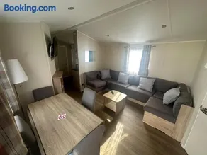 4 Bed 10 Berth Caravan Seawick Holiday Park - Image 1