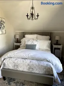 The Farmhouse Inn & Kitchen, 2 blocks from Downtown Whitefish, Montana - Image 3