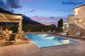 The Beach House - Mansion with Swimming Pool - Image 2