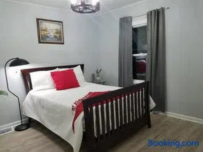 Dana Guesthouse - Image 1