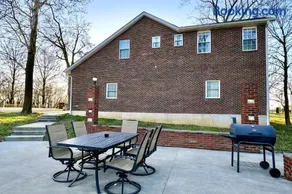 Sycamore House - 4 Bedroom Vineyard Retreat Near KC - Image 2