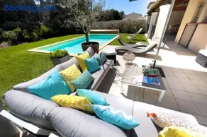 Villa con piscina privada, terraza y jardín | Vistas al campo de golf | Adaptada para el teletrabajo - Image 1