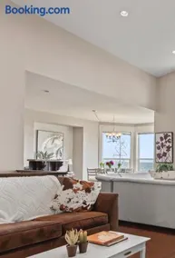 Seaview Executive Home - Image 2