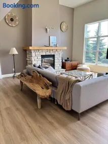 Door Way Inn by Simple Life Rentals - Image 2