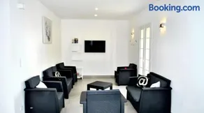 Grande maison accueillante à Saint-Épain avec salle de réception - Image 2