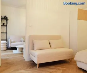 INS style 2 bdrs APT in 15arr cente 1mins to metro N15-128 - Image 2