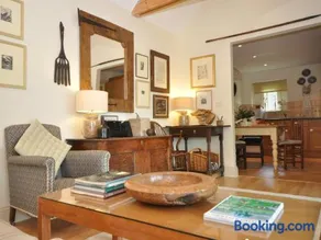 1 Bed in Cheltenham oc-44932 - Image 2