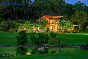 Luxury Gold Coast Mountain View Villa with pool - Image 1