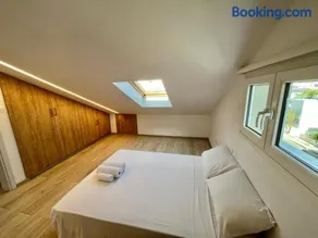 Trendy Loft Apartment - Image 4