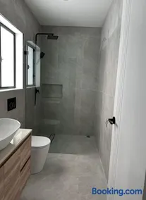Guesthouse in Geoges Hall - Image 5