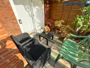 Luxurious House near Excel- Air Conditioning, 9 Beds, 2 Baths, Garden, fast WiFi - Image 3