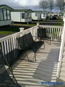 The Wolds Vogue II 6 Berth Central Heated FREE WIFI - Image 5