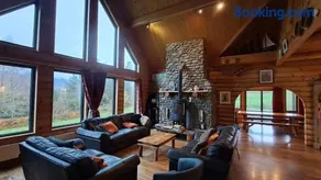 Eaglewood Lodge - Image 2