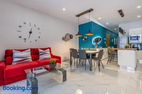 Urban Downtown Den in St Julians - Image 2