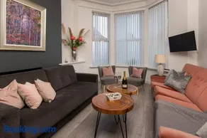 147 The Residence - Image 3