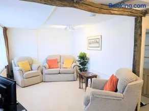The Cottage - Image 1