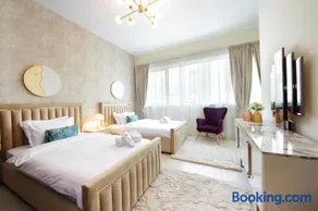 Stunning Marina view apartment In Marina sail tower by Truebleu vacation homes - Image 4